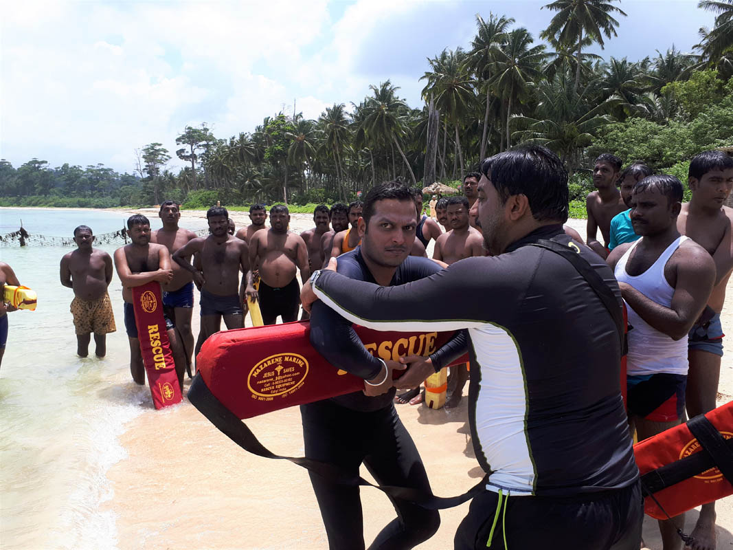 Life Saving Techniques – Beach Lifeguard